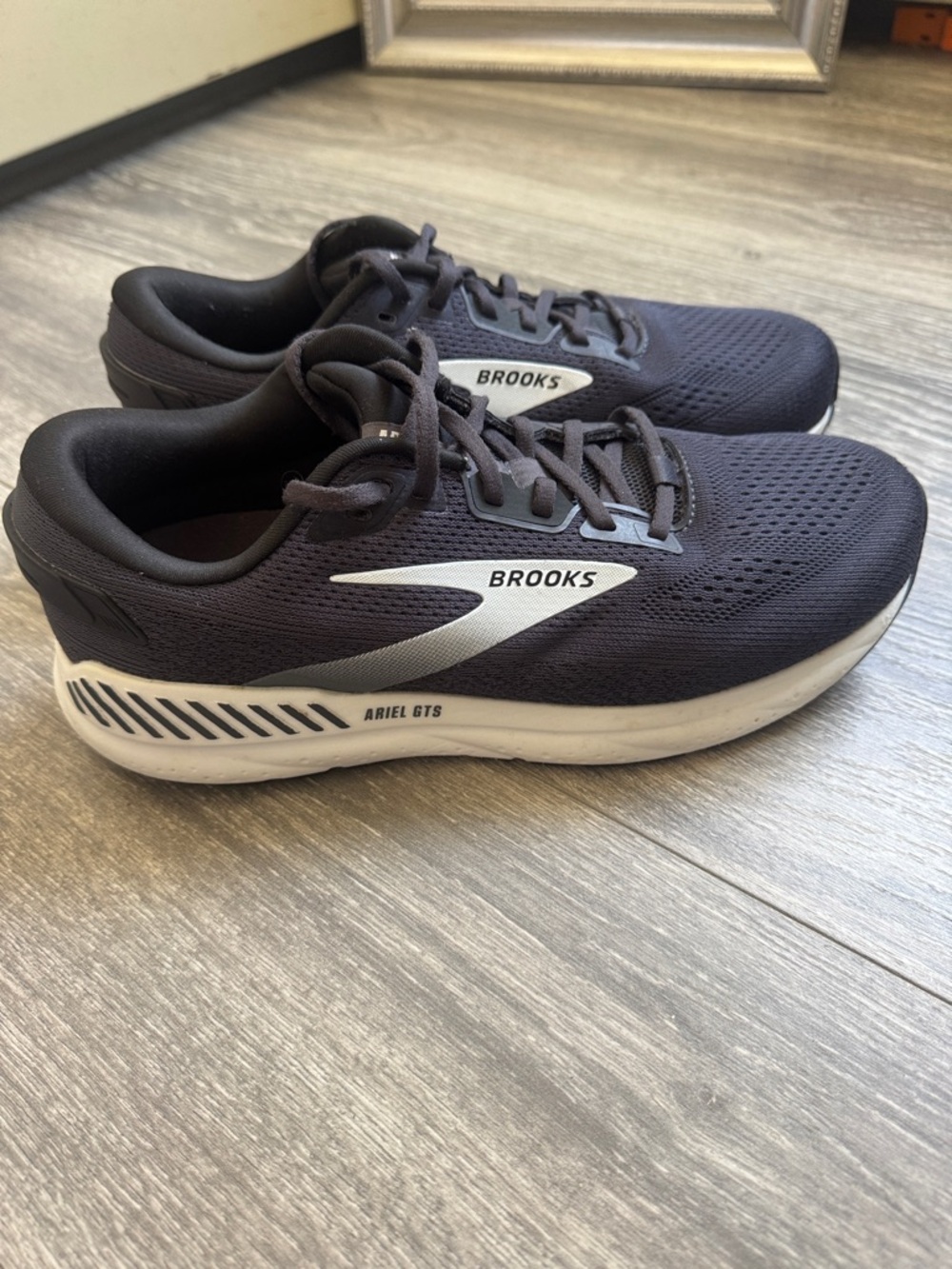Brooks Ariel 24 GTS Running Sneakers - Black & White Accents